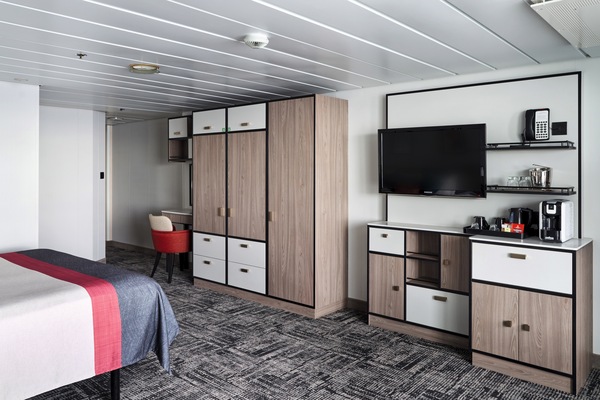 Marella Cruises Marella Discovery Family Junior Suite ©Pippa Davies 2.jpeg